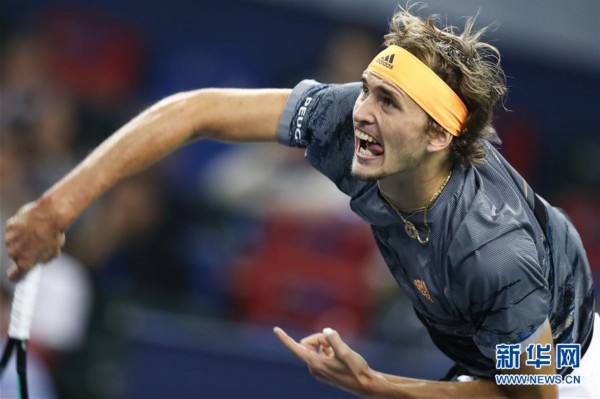 在球场上始 在球场上始