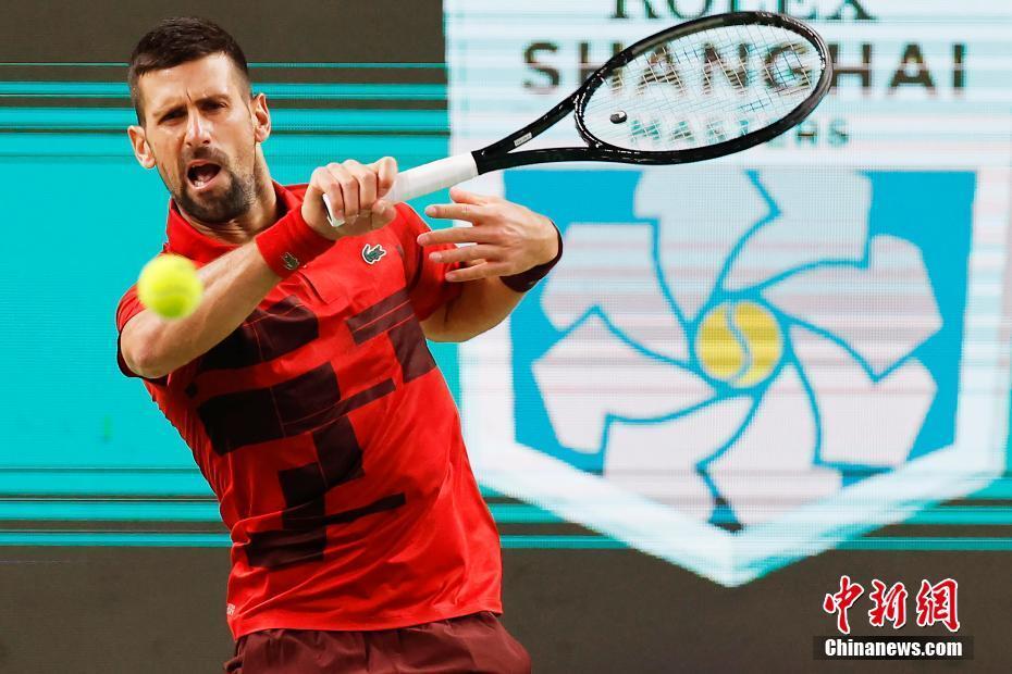 不乏逆境中 不乏逆境中